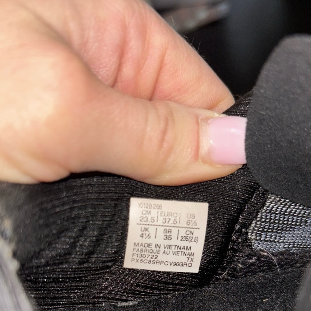 Asics Novablast Sneakers 6.5 - Picture 4 of 6